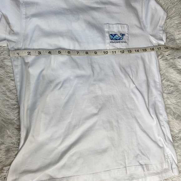 Vineyard Vines whale T-shirt - Picture 4 of 9